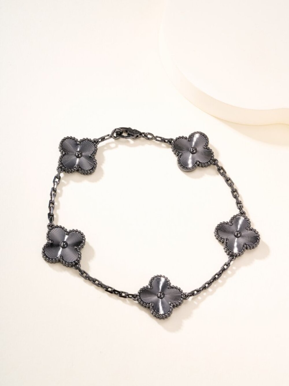 🖤 Van Cleef & Arpels Alhambra Gun‑Metal 5‑Clover Bracelet
